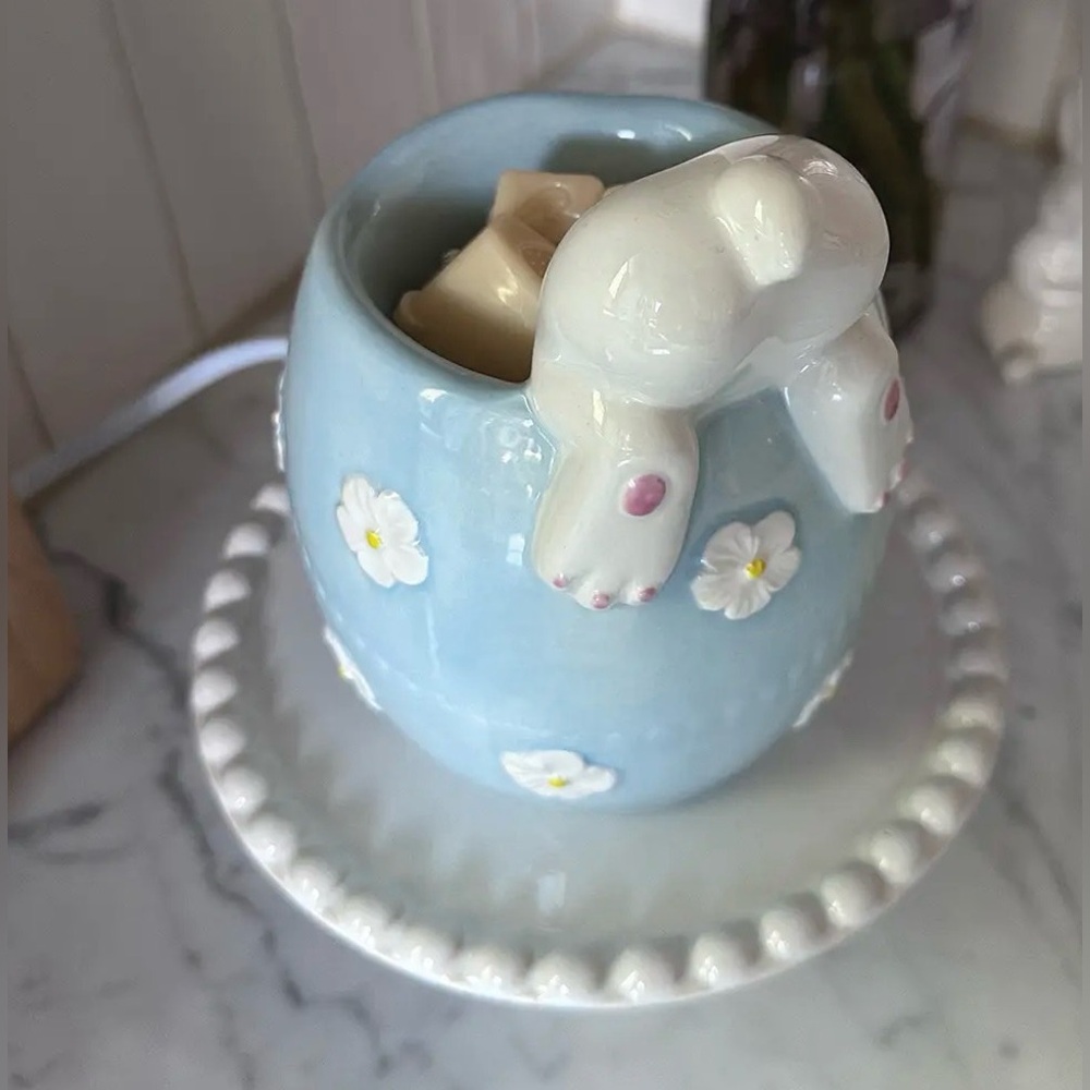 NEW SCENTSY CURIOUS COTTONTAIL WARMER - Picture 3 of 3